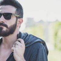 Barbe clairsemée : Nos conseils et astuces pour résoudre le problème