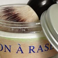Savon à barbe : comment l’utiliser pour avoir une mousse de qualité professionnelle