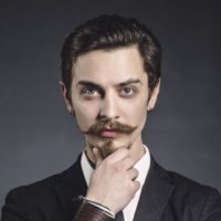 Conseils pour tailler et entretenir une moustache naturelle