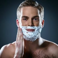 Rasage : les bons gestes au masculin