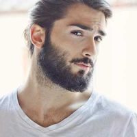 La greffe de barbe une opération tendance