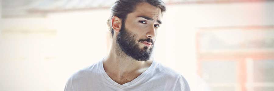 La greffe de barbe une opération tendance